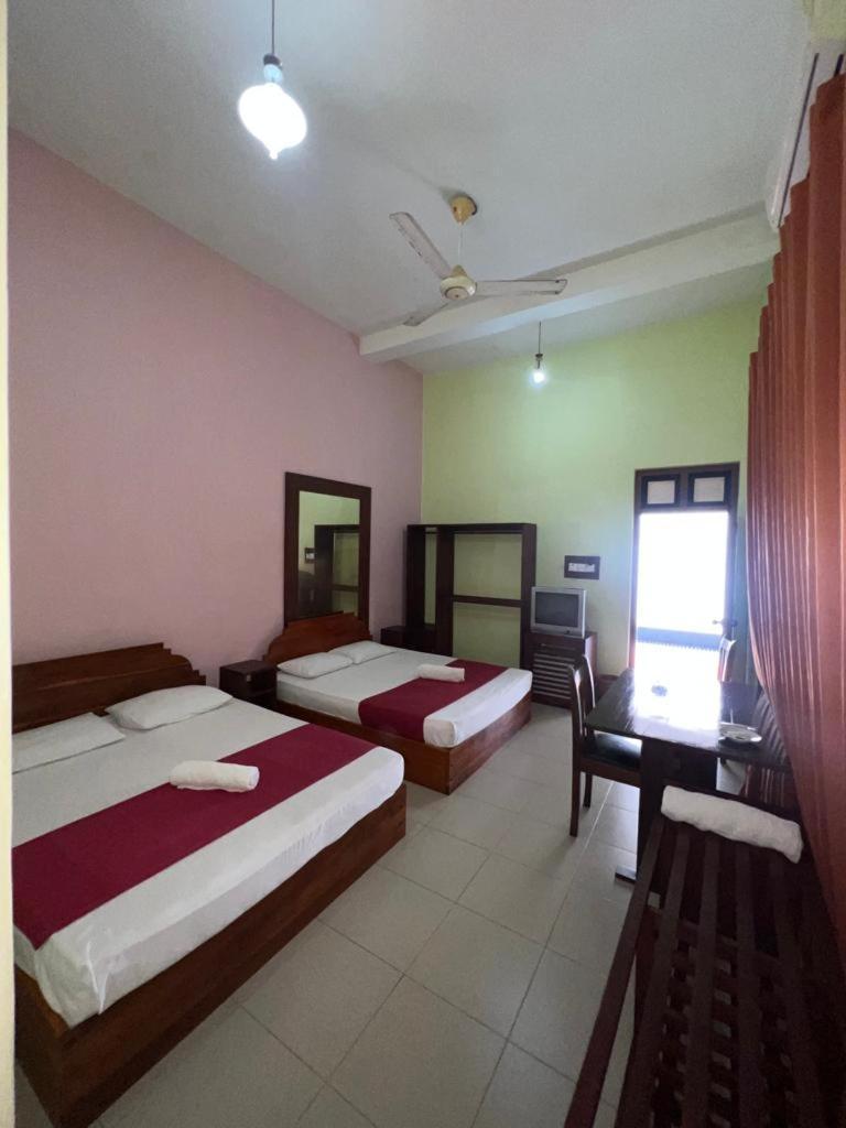 The Triangle Hotel Anuradhapura Room photo