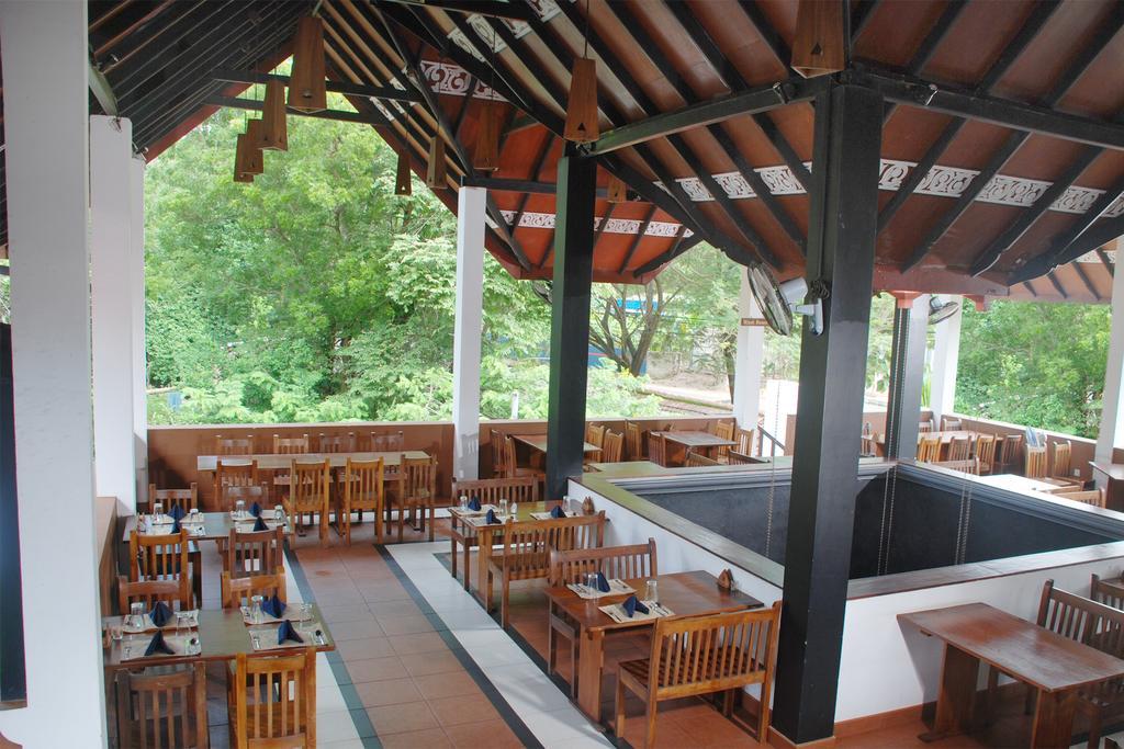 The Triangle Hotel Anuradhapura Exterior photo