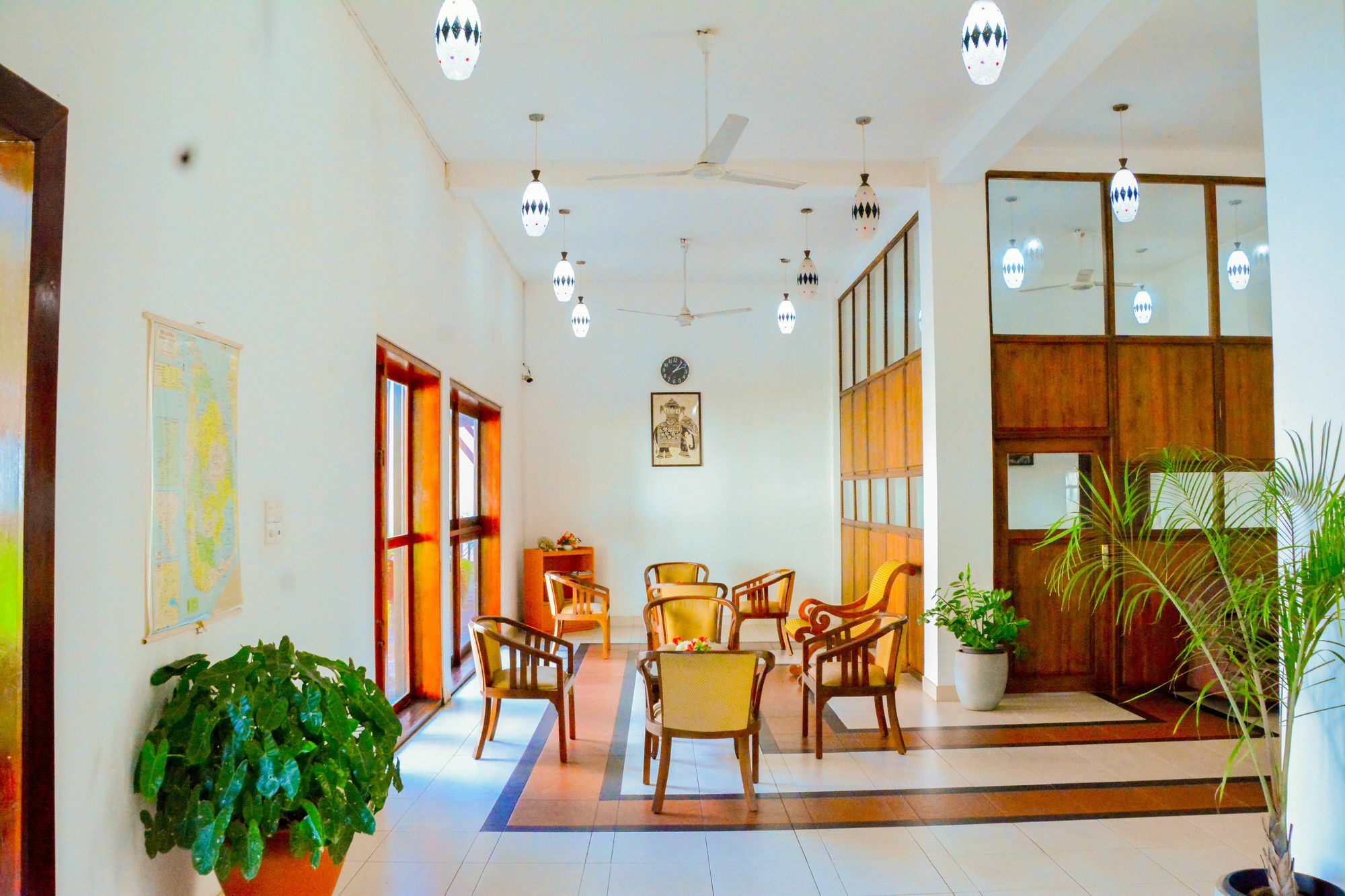 The Triangle Hotel Anuradhapura Exterior photo